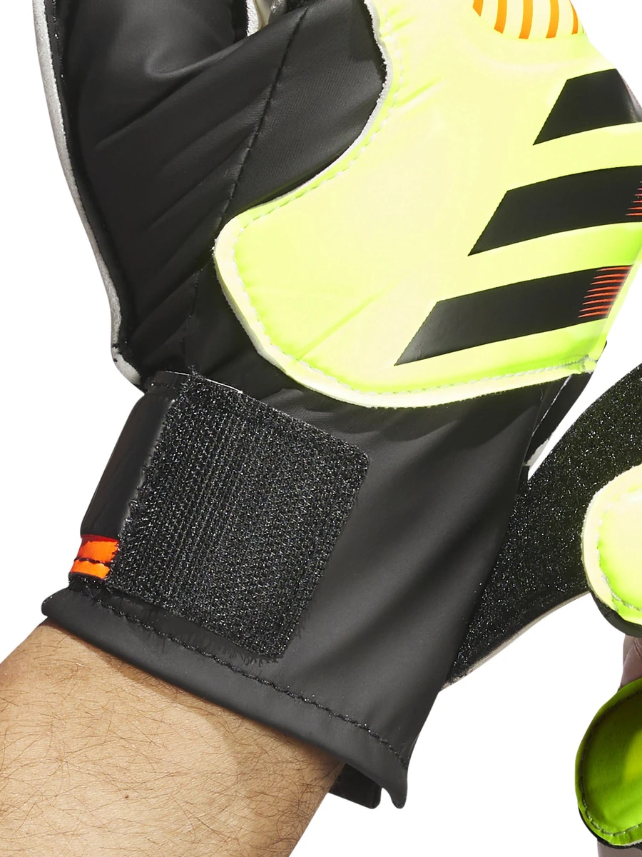 Adidas Перчатки вратарские PRED GL TRN