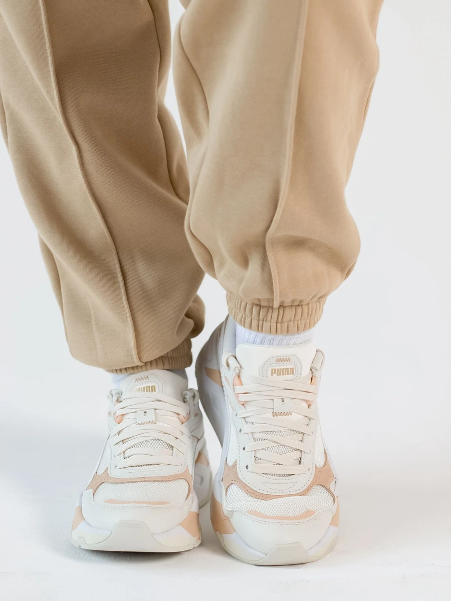 Puma Брюки женские CLASSICS SWEATPANTS FL