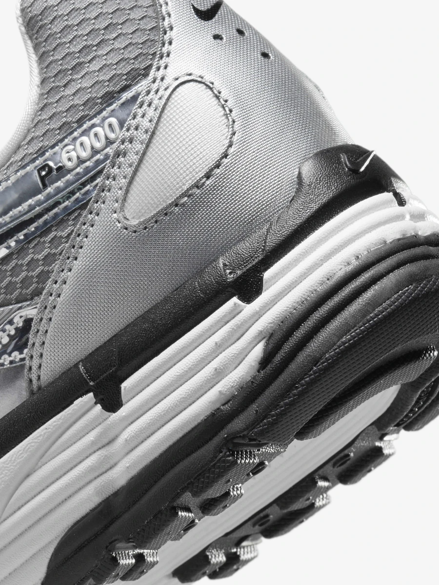 Nike Кроссовки женские P-6000