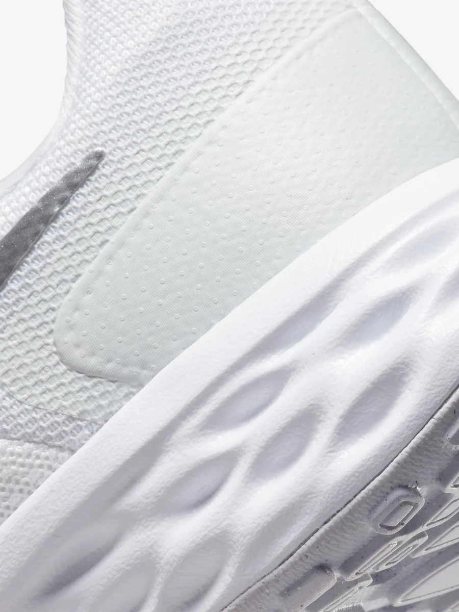 Nike Кроссовки женские REVOLUTION 6