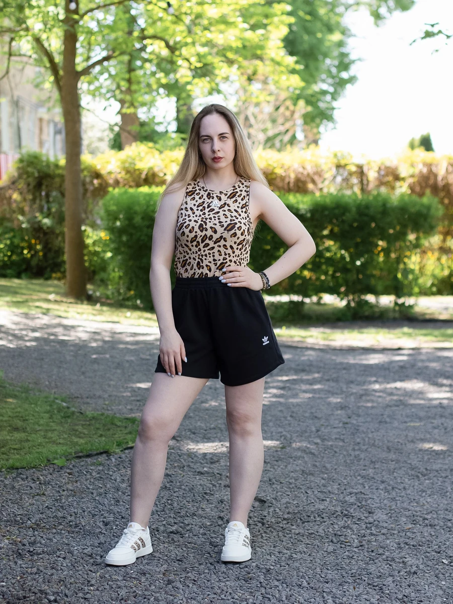 Adidas Шорты женские ADICOLOR ESSENTIALS FRENCH TERRY SHORTS