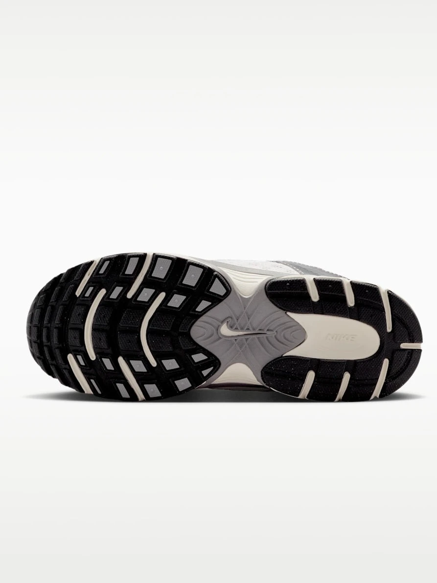 Nike Кроссовки женские NIKE V5 RNR BG