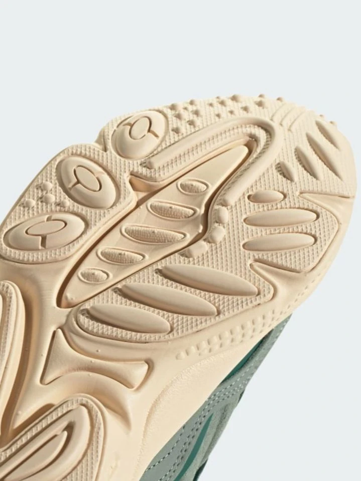 Adidas Кроссовки женские OZWEEGO