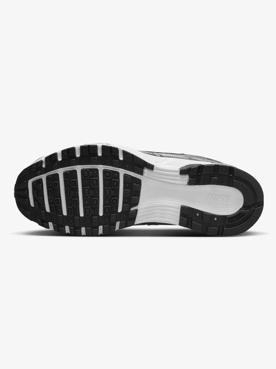 Nike Кроссовки женские P-6000
