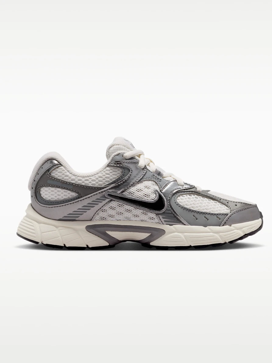 Nike Кроссовки женские NIKE V5 RNR BG