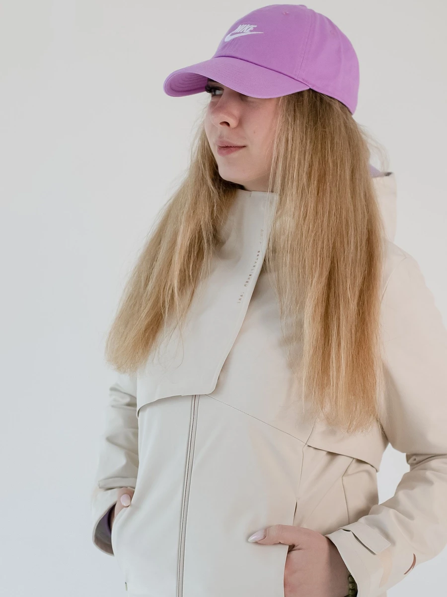 Anta Ветровка женская TRAINING