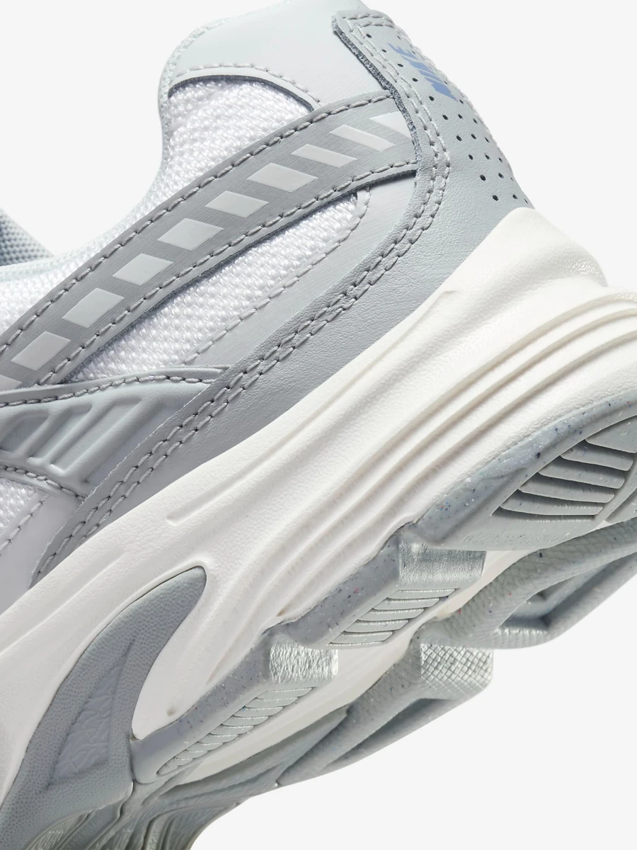 Nike Кроссовки женские INITIATOR