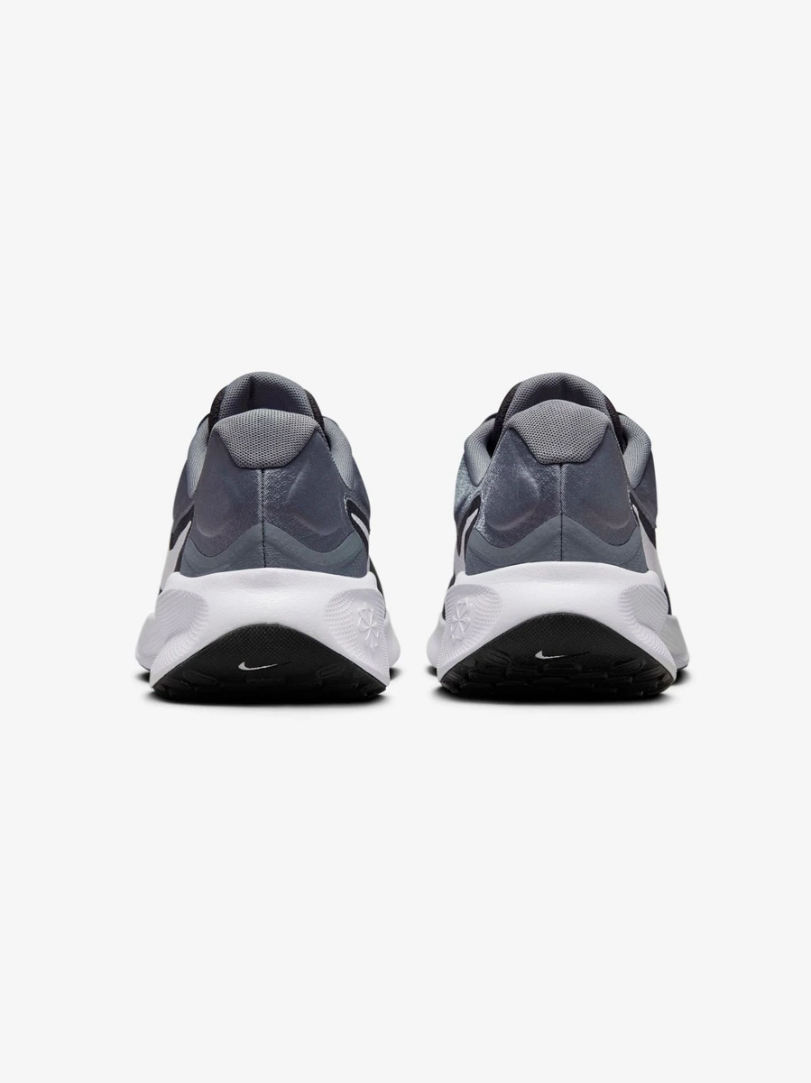 Nike Кроссовки мужские REVOLUTION 7