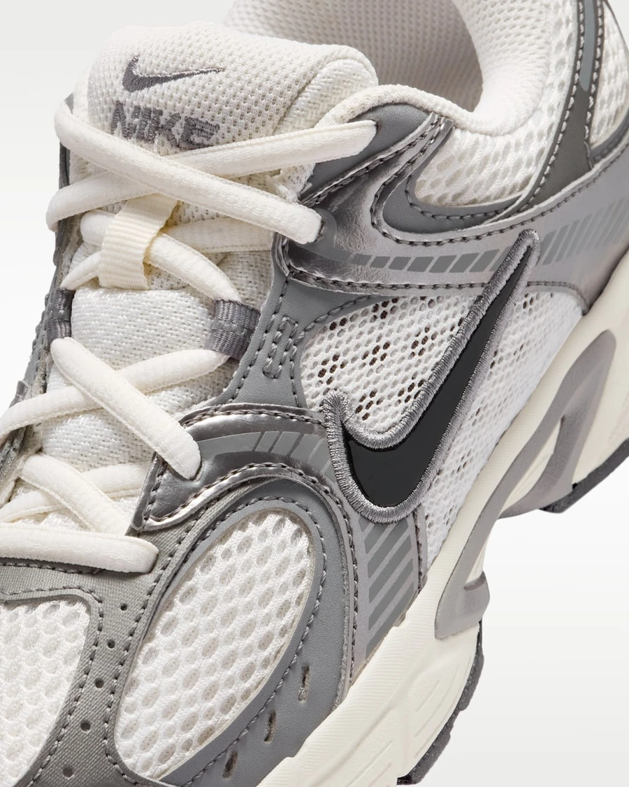 Nike Кроссовки женские NIKE V5 RNR BG
