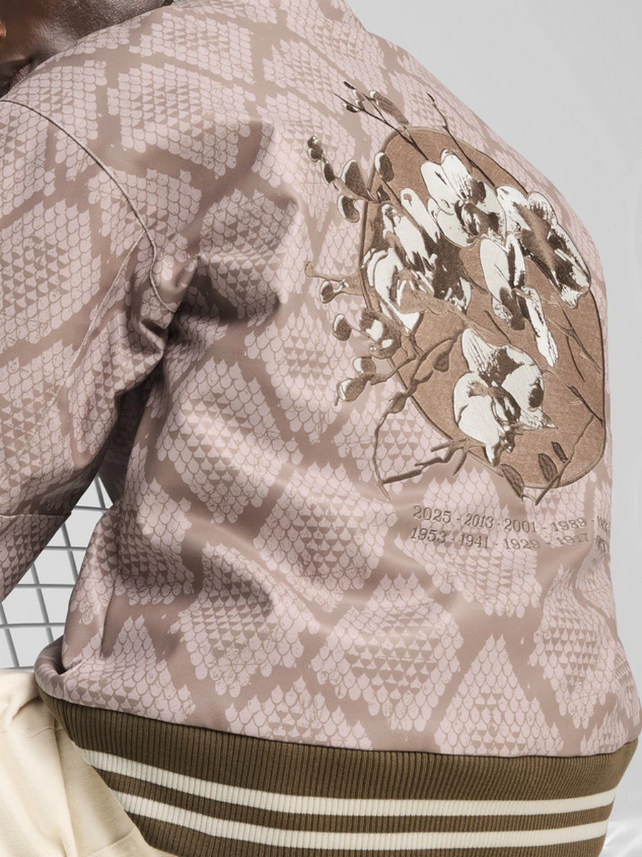 Puma Куртка SPECIAL ITEMS YEAR OF THE SNAKE COLLEGE JACKET