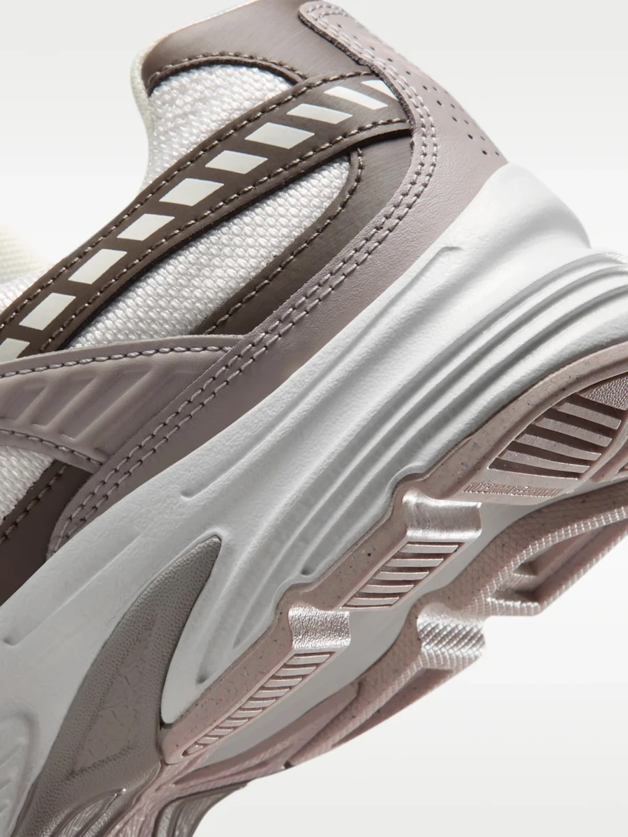 Nike Кроссовки женские INITIATOR
