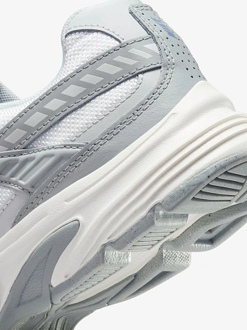 Nike Кроссовки женские INITIATOR