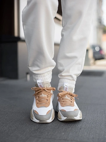 Puma Брюки женские ESS+ EMBROIDERY HIGH-WAIST PANTS TR CL