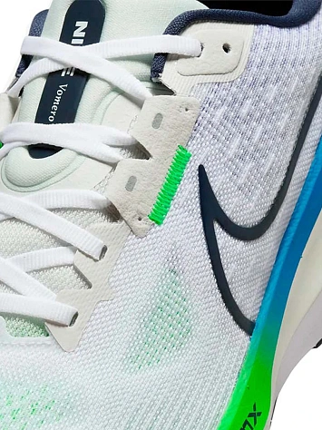 Nike Кроссовки мужские VOMERO 17