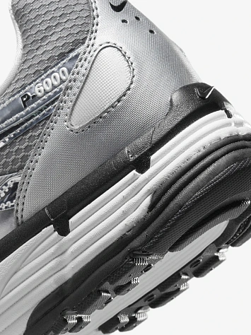 Nike Кроссовки женские P-6000