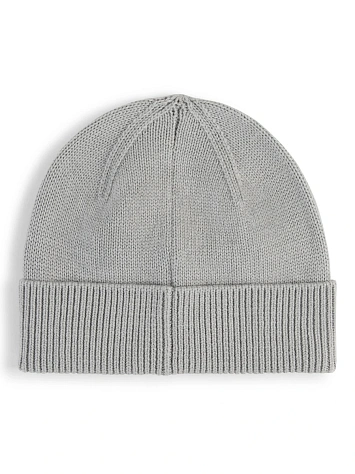 Puma Шапка ESS ELEVATED RUBBER PATCH LOW CROWN BEANIE