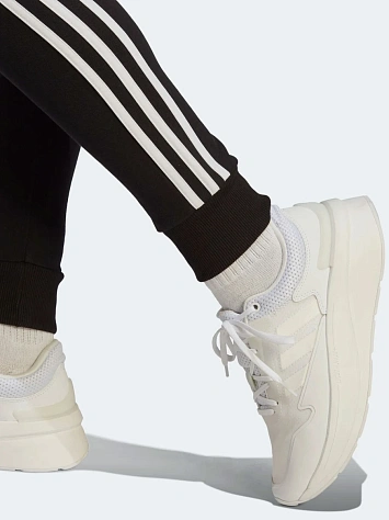 Adidas Брюки женские ESSENTIALS 3-STRIPES FRENCH TERRY CUFFED JOGGERS