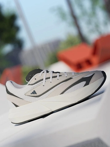 Adidas Кроссовки женские LIGHTBLAZE