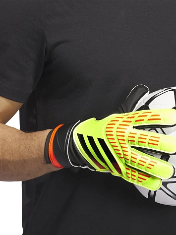 Adidas Перчатки вратарские PRED GL TRN