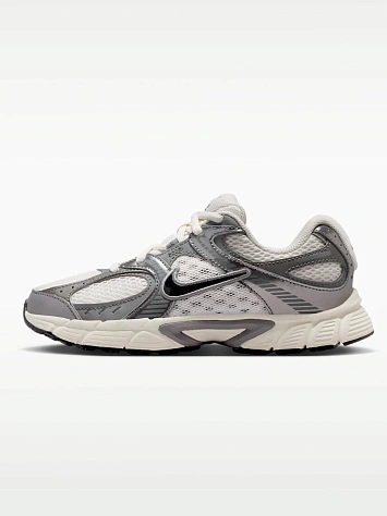 Nike Кроссовки женские NIKE V5 RNR BG