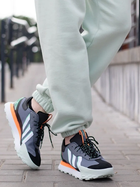 Adidas Кроссовки мужские FUTRO MIXR SHOES