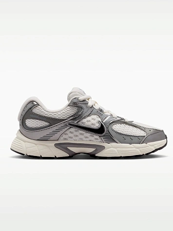 Nike Кроссовки женские NIKE V5 RNR BG