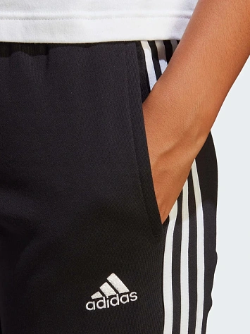 Adidas Брюки женские ESSENTIALS 3-STRIPES FRENCH TERRY CUFFED JOGGERS