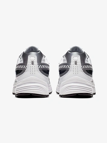 Nike Кроссовки мужские INITIATOR