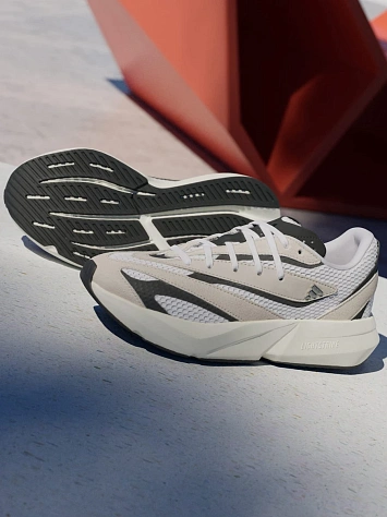 Adidas Кроссовки женские LIGHTBLAZE