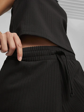 Puma Шорты женские CLASSICS RIBBED A-LINE SHORTS