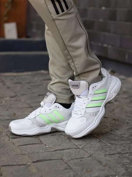 Adidas Кроссовки мужские STRUTTER
