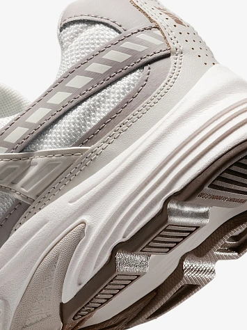 Nike Кроссовки женские INITIATOR