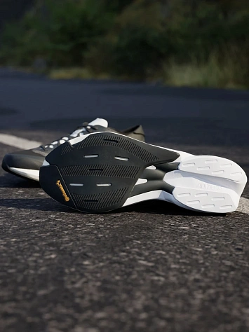 Adidas Кроссовки мужские ADIZERO ADIOS 8