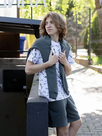 Puma Футболка мужская ESS+ LOGO LAB HOLIDAY AOP