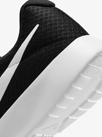 Nike Кроссовки мужские TANJUN