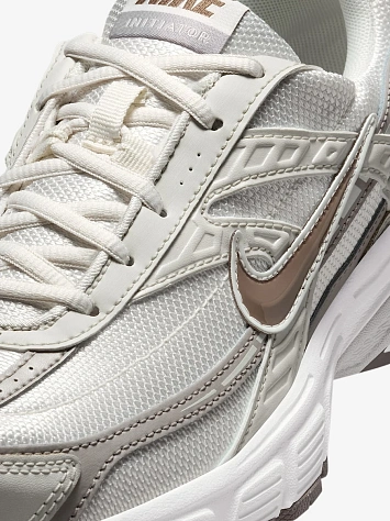 Nike Кроссовки женские INITIATOR