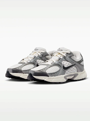 Nike Кроссовки женские NIKE V5 RNR BG
