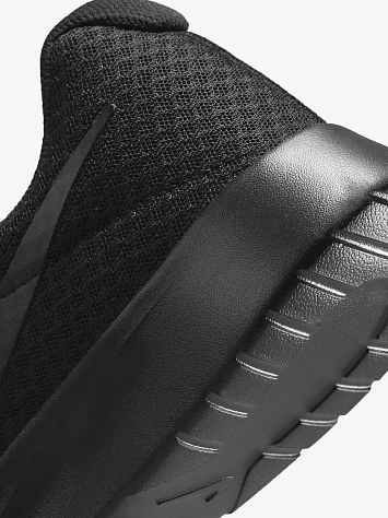 Nike Кроссовки мужские TANJUN