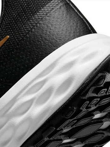 Nike Кроссовки мужские REVOLUTION 6