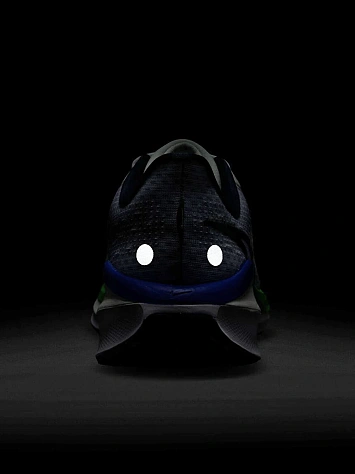 Nike Кроссовки мужские VOMERO 17