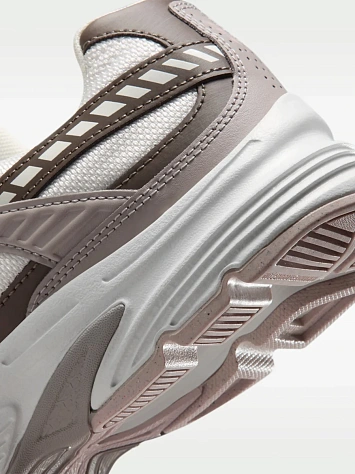 Nike Кроссовки женские INITIATOR
