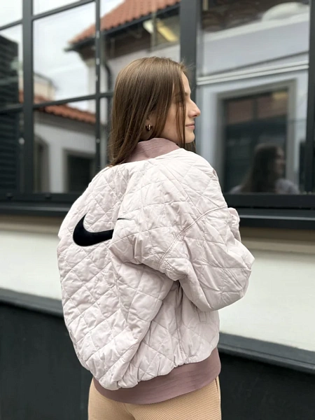 Nike Куртка женская NSW NIKE VRSTY BMBR JKT